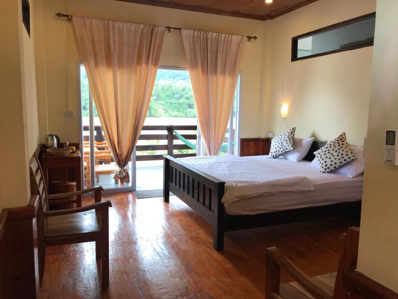 Riverview Bungalows & Gh Muang Ngoi Buitenkant foto